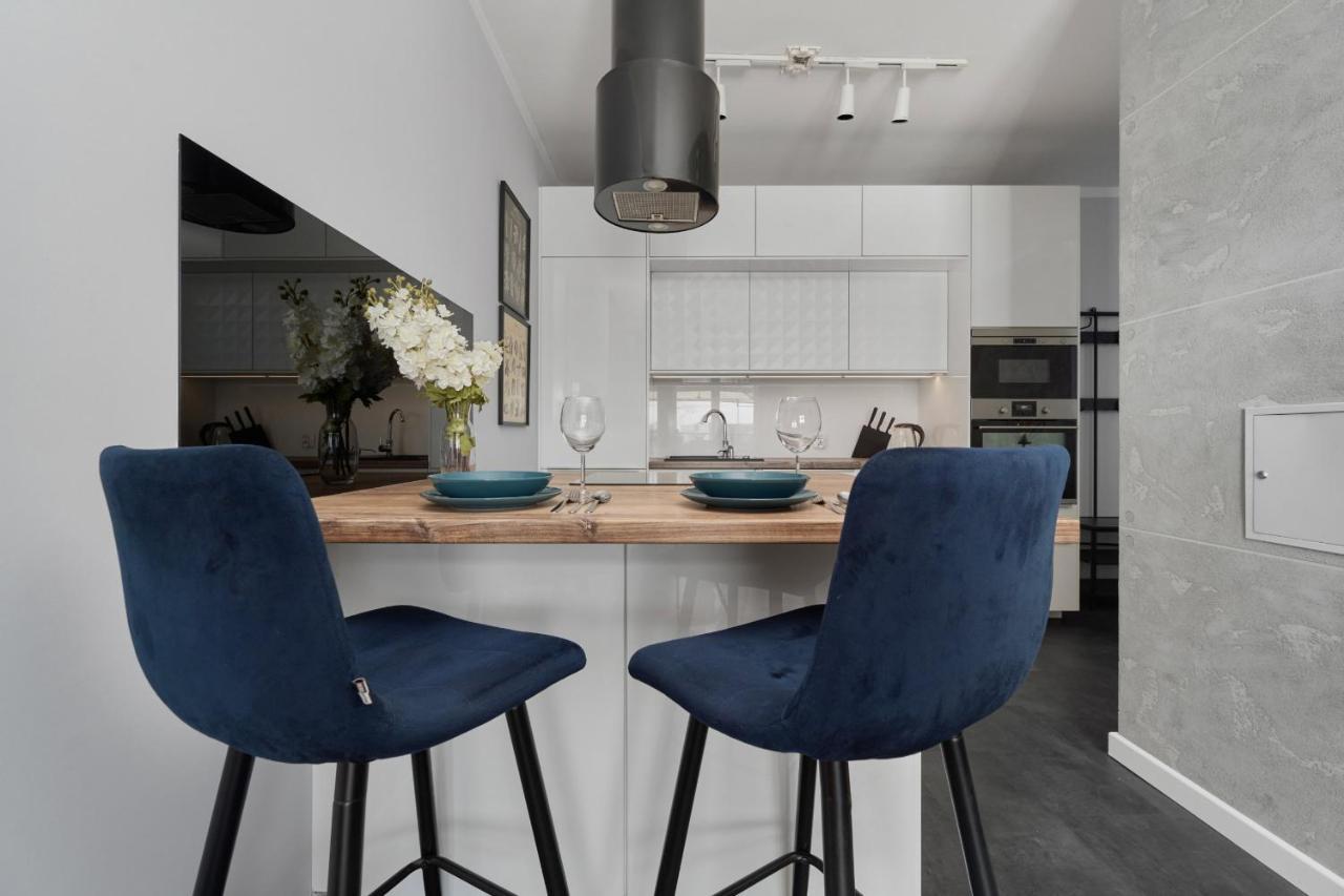 Stylish Kosciuszki Apartaments Near The Market Square With Free Garage Wroclaw By Noclegi Renters المظهر الخارجي الصورة