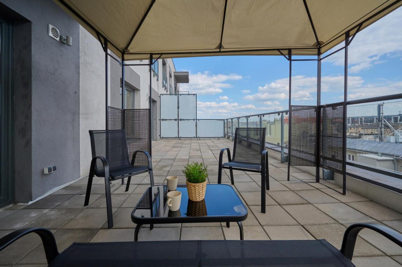 Stylish Kosciuszki Apartaments Near The Market Square With Free Garage Wroclaw By Noclegi Renters المظهر الخارجي الصورة