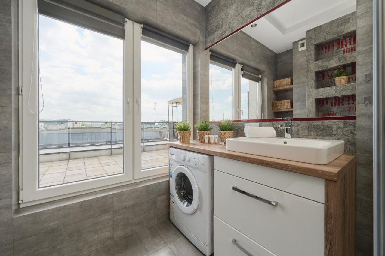 Stylish Kosciuszki Apartaments Near The Market Square With Free Garage Wroclaw By Noclegi Renters المظهر الخارجي الصورة