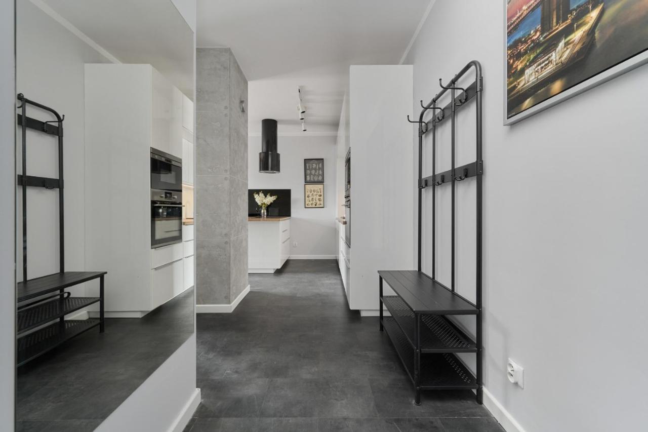 Stylish Kosciuszki Apartaments Near The Market Square With Free Garage Wroclaw By Noclegi Renters المظهر الخارجي الصورة
