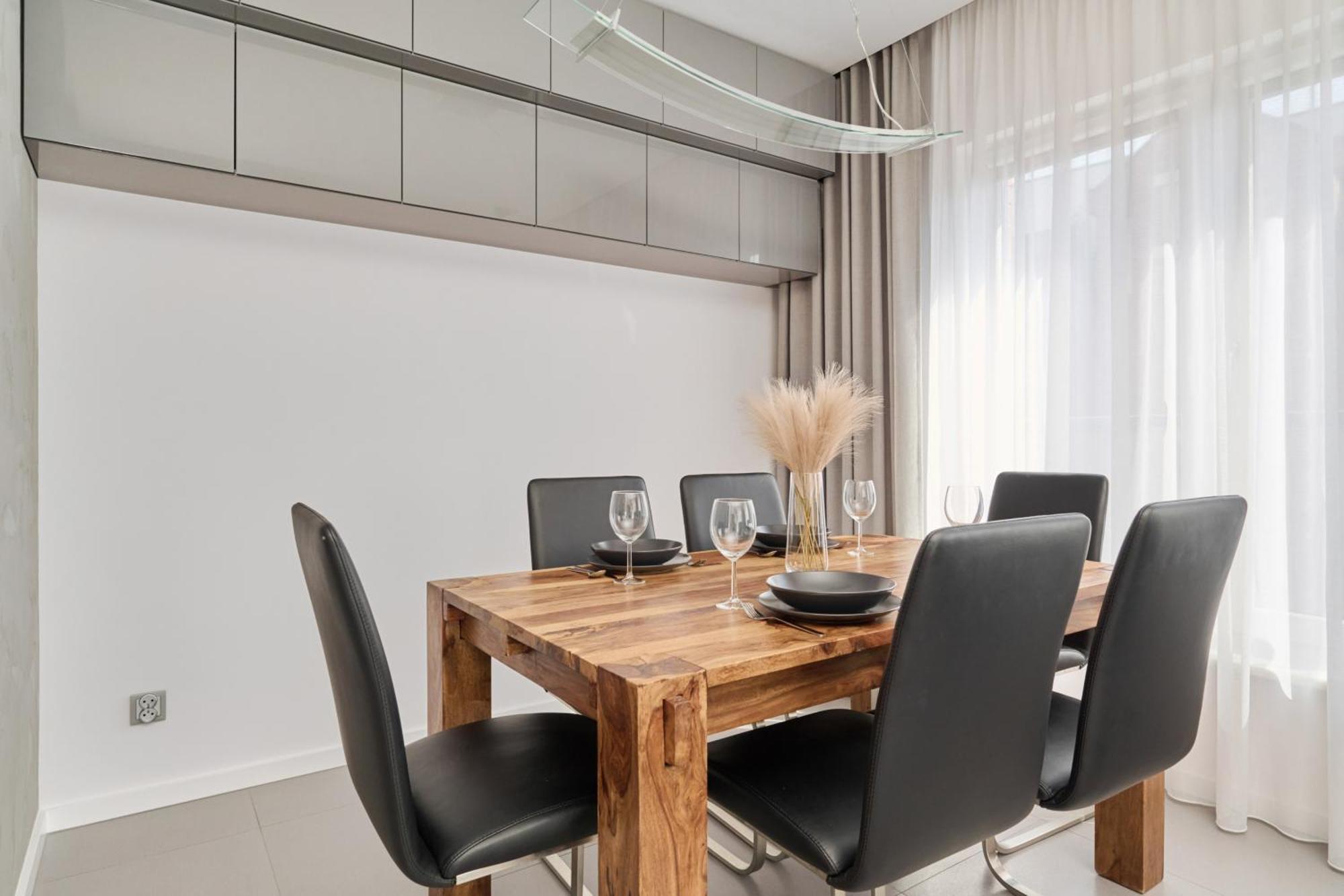 Stylish Kosciuszki Apartaments Near The Market Square With Free Garage Wroclaw By Noclegi Renters المظهر الخارجي الصورة
