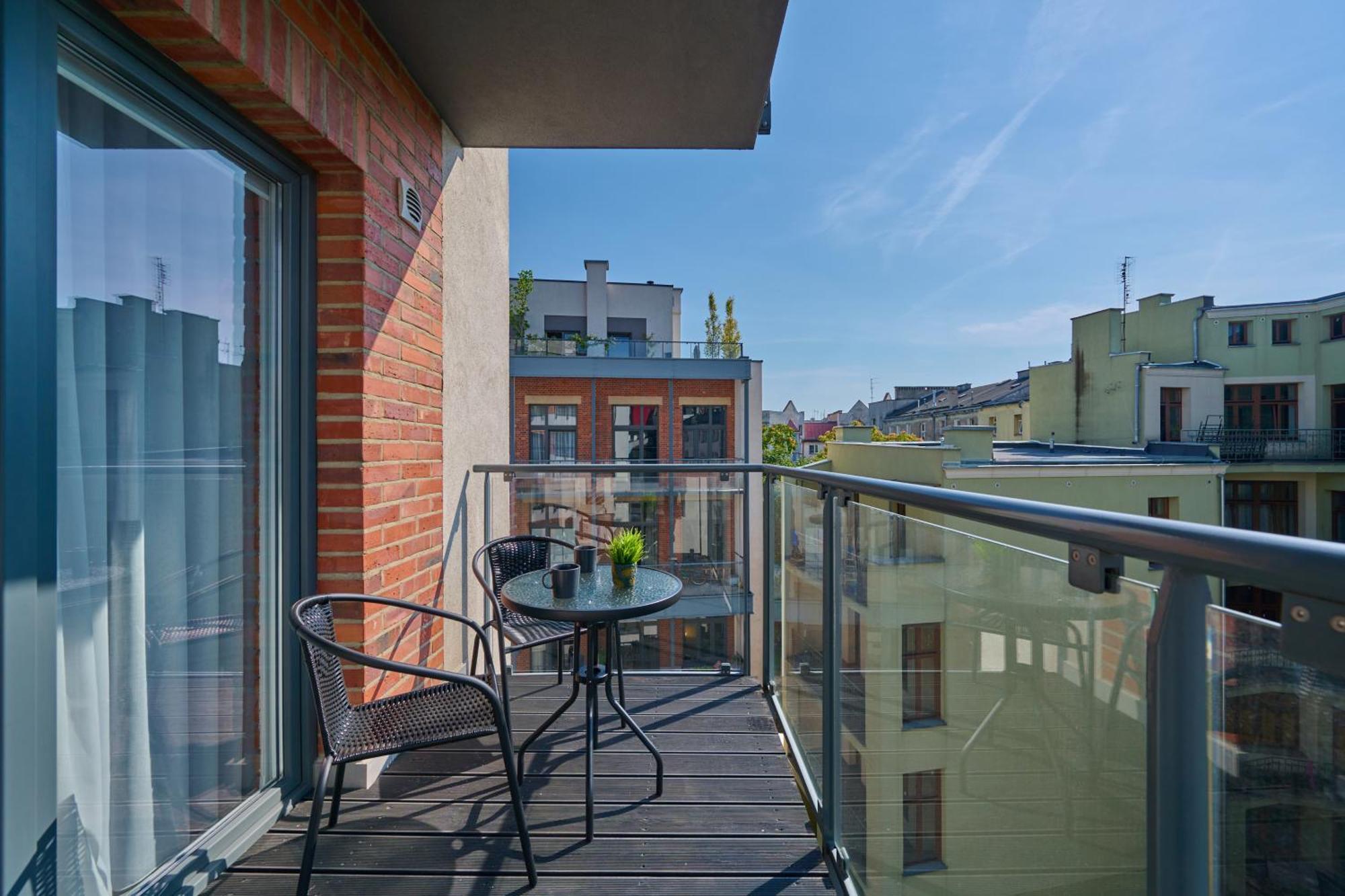Stylish Kosciuszki Apartaments Near The Market Square With Free Garage Wroclaw By Noclegi Renters المظهر الخارجي الصورة
