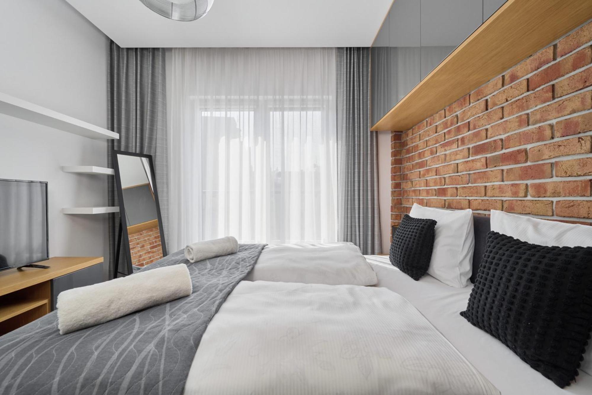 Stylish Kosciuszki Apartaments Near The Market Square With Free Garage Wroclaw By Noclegi Renters المظهر الخارجي الصورة