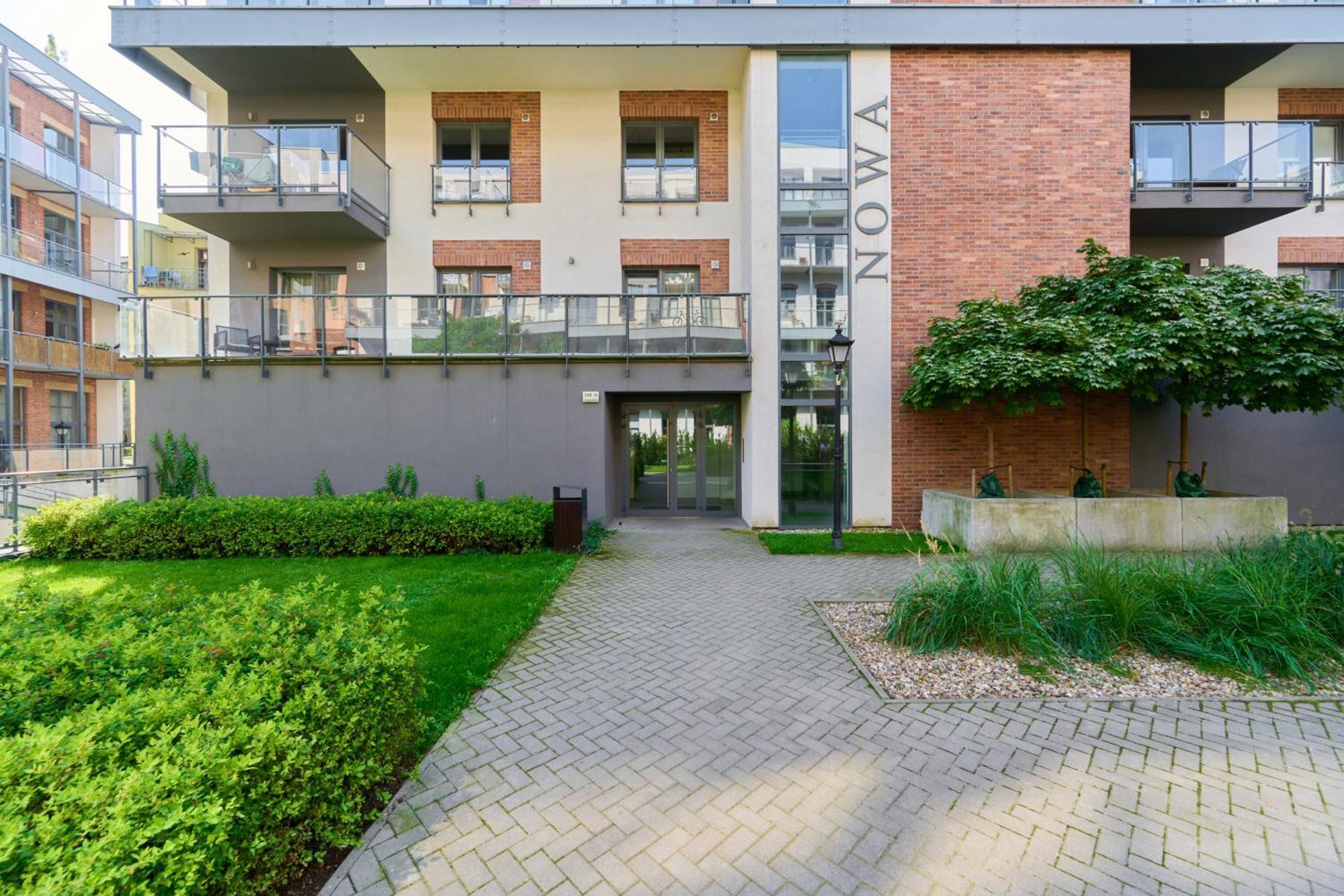 Stylish Kosciuszki Apartaments Near The Market Square With Free Garage Wroclaw By Noclegi Renters المظهر الخارجي الصورة